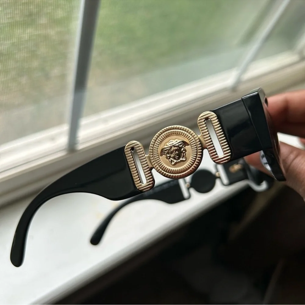 ✨VERSACE SUNGLASSES✨ - Picture 5 of 9